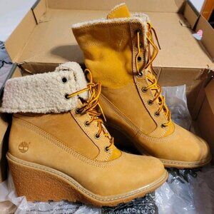 Timberland Brown Lace-Up Boots with Shearling Cuff